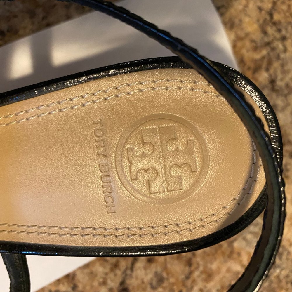 Tory Burch Logo Saffiano T-Strap Heels, Size 9 - Picture 6 of 9